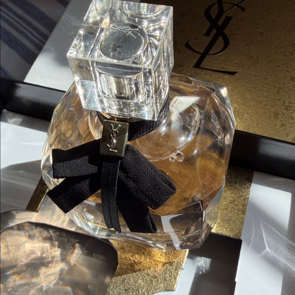 Yves Saint Laurent Mon Paris Gift Set — Pink Gradient Bottle with Black Bow - Picture 10 of 13